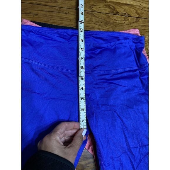 LOT Of 2 Women's Activewear Workout Cropped Leggings Reebok, CS, Size Medium - Picture 4 of 7